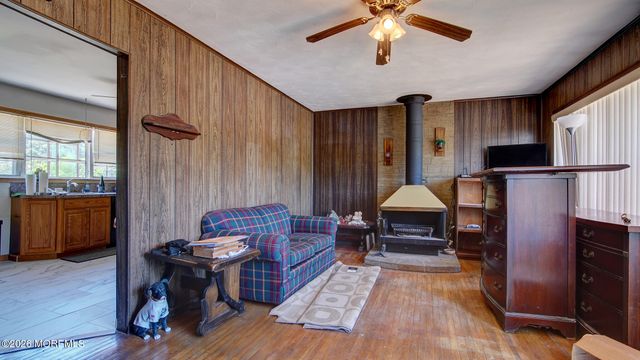 39 Tilton Avenue, South Toms River, NJ 08757