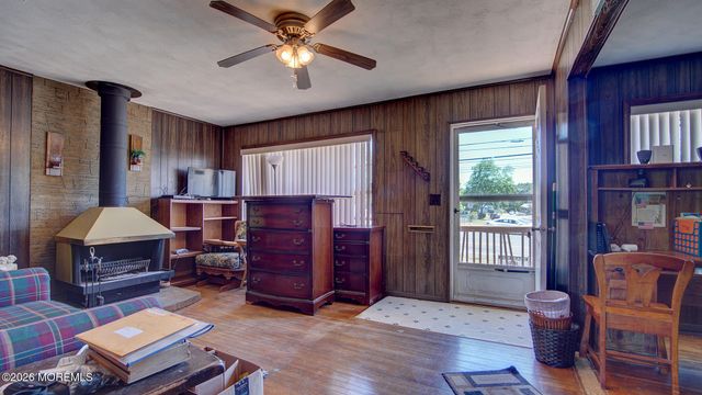 39 Tilton Avenue, South Toms River, NJ 08757