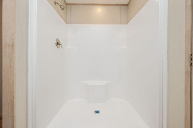 524 E Tiger Lily Lane, Defuniak Springs, FL 32433