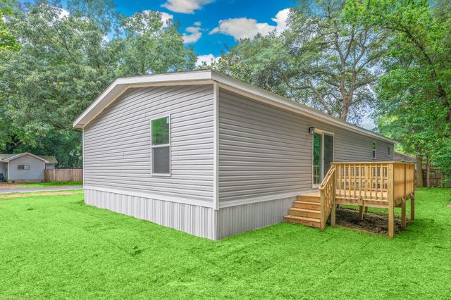 524 E Tiger Lily Lane, Defuniak Springs, FL 32433