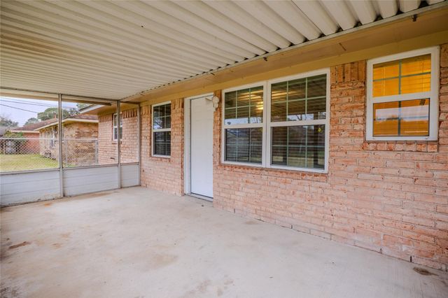 7211 Mockingbird Lane, Texas City, TX 77591