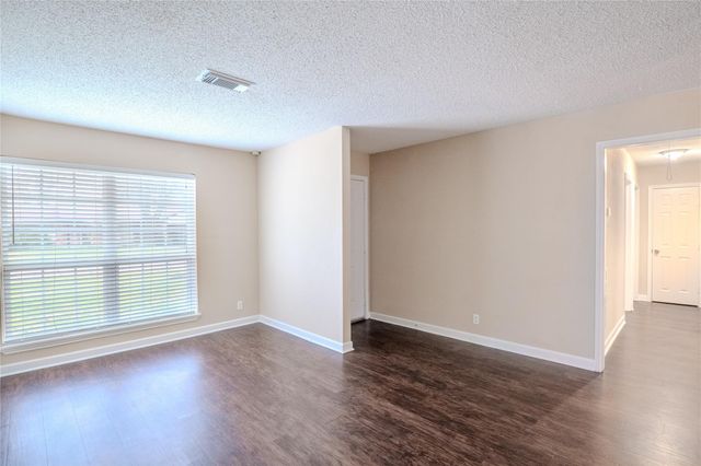 7211 Mockingbird Lane, Texas City, TX 77591