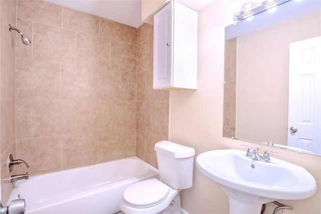 7211 Mockingbird Lane, Texas City, TX 77591