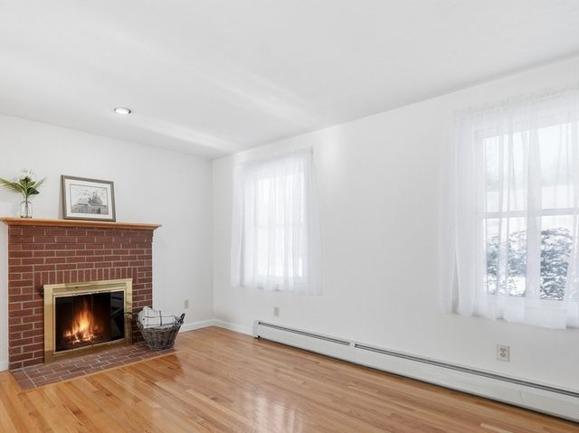 111 General Hobbs Rd, Holden, MA 01522