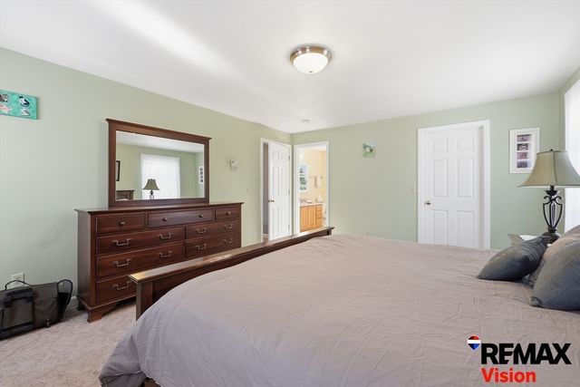 111 General Hobbs Rd, Holden, MA 01522