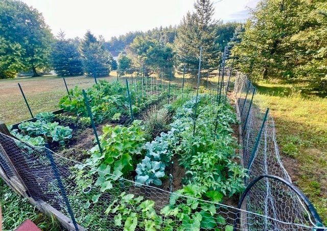 111 General Hobbs Rd, Holden, MA 01522