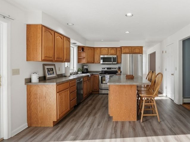 111 General Hobbs Rd, Holden, MA 01522