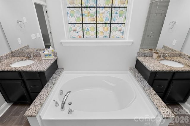 128 Creekside Crossing Lane, Mooresville, NC 28117