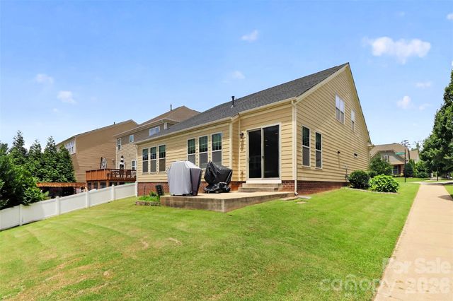 128 Creekside Crossing Lane, Mooresville, NC 28117