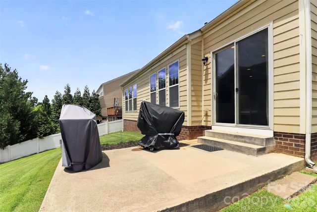 128 Creekside Crossing Lane, Mooresville, NC 28117