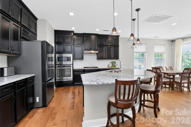 128 Creekside Crossing Lane, Mooresville, NC 28117