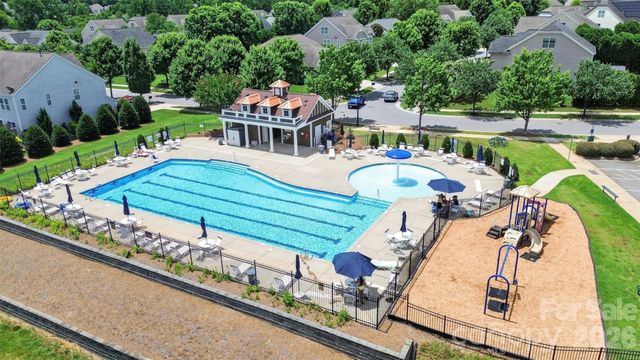 128 Creekside Crossing Lane, Mooresville, NC 28117