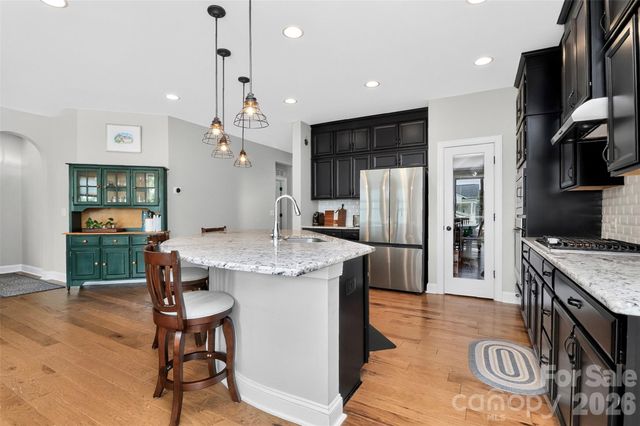 128 Creekside Crossing Lane, Mooresville, NC 28117
