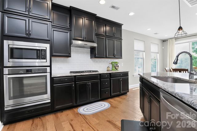 128 Creekside Crossing Lane, Mooresville, NC 28117