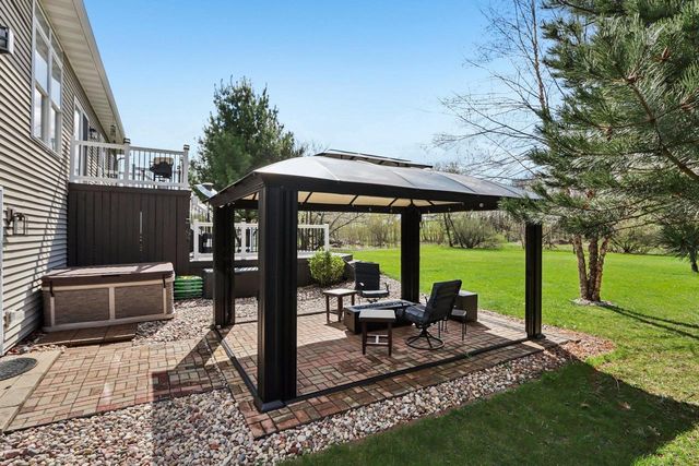 4644 Pierceville Road, Cottage Grove, WI 53527