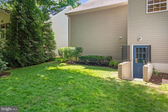 645 PLANTATION BLVD, West River, MD 20778