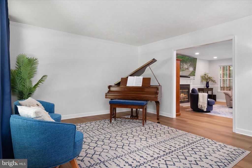 Image 19 of property listing at 645 PLANTATION BLVD, West River, MD 20778