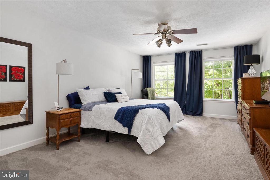 Image 27 of property listing at 645 PLANTATION BLVD, West River, MD 20778