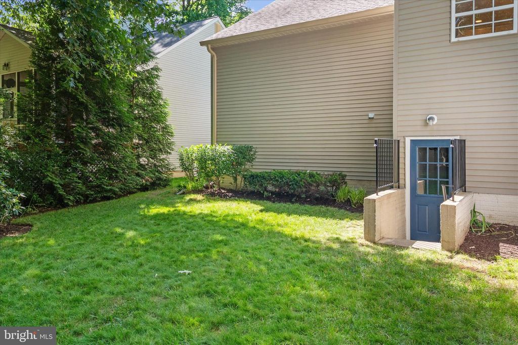 Image 46 of property listing at 645 PLANTATION BLVD, West River, MD 20778