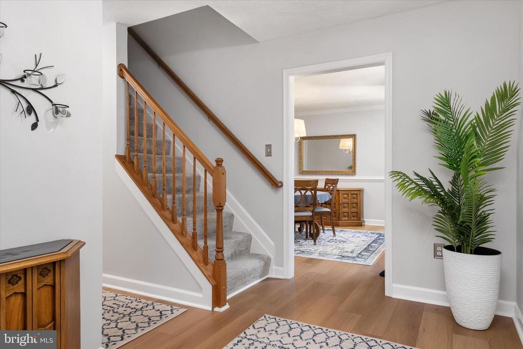 Image 5 of property listing at 645 PLANTATION BLVD, West River, MD 20778