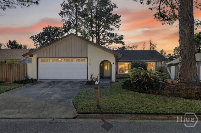 5 Chantilly Court, Savannah, GA 31419