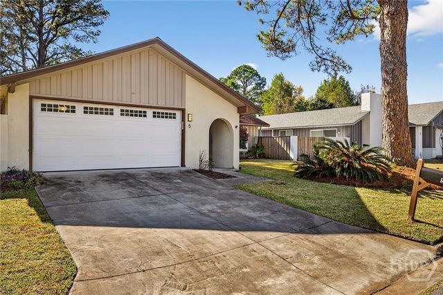 5 Chantilly Court, Savannah, GA 31419