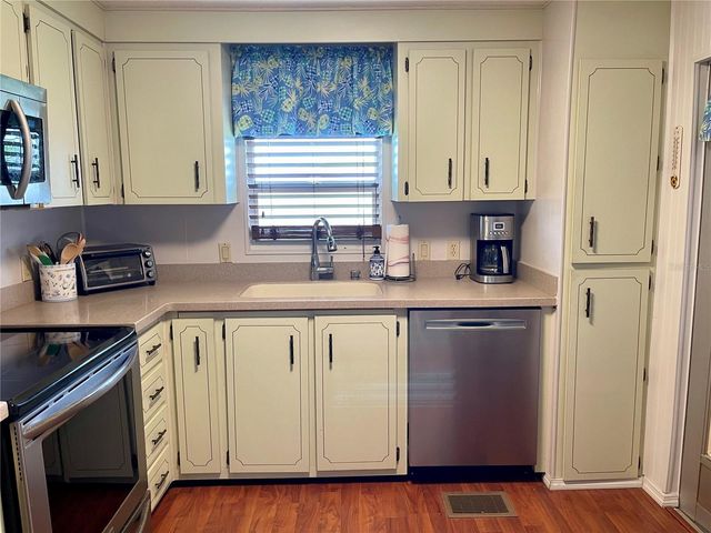 204 RED MAPLE DRIVE, Palm Harbor, FL 34684