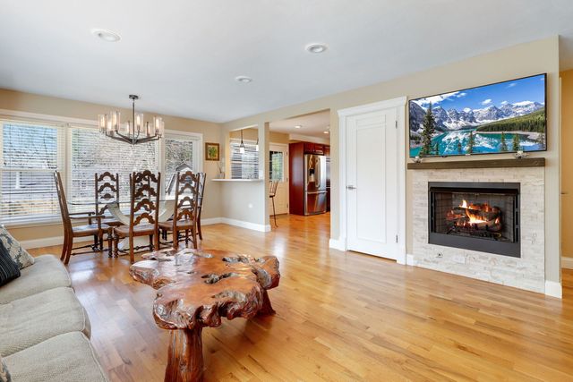 2936 Warbler Place, Highland Park, IL 60035