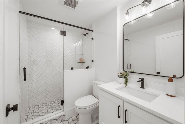 136 West 8th 3, Boston, MA 02127