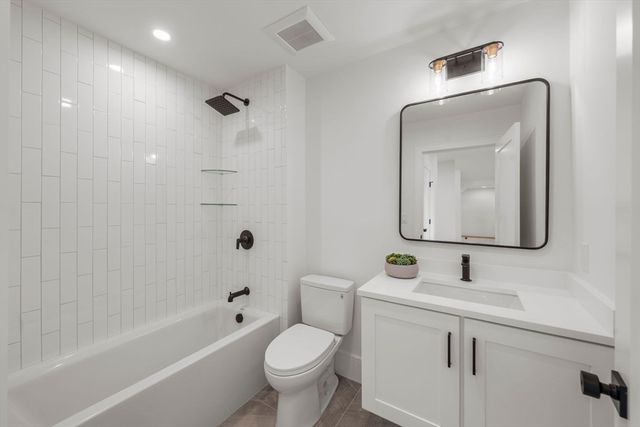 136 West 8th 3, Boston, MA 02127