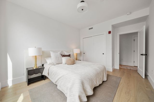 136 West 8th 3, Boston, MA 02127