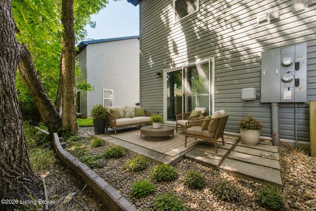 908 Mechanic St, Jeffersonville, IN 47130