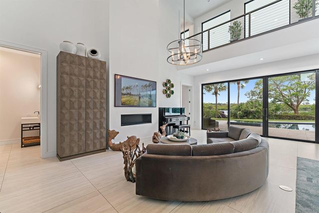 8818 SE Riverfront Terrace, Jupiter, FL 33469