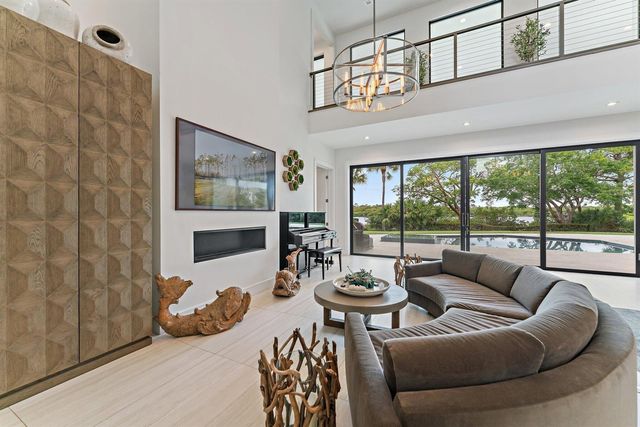 8818 SE Riverfront Terrace, Jupiter, FL 33469