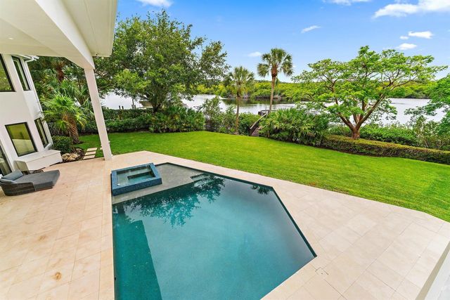 8818 SE Riverfront Terrace, Jupiter, FL 33469