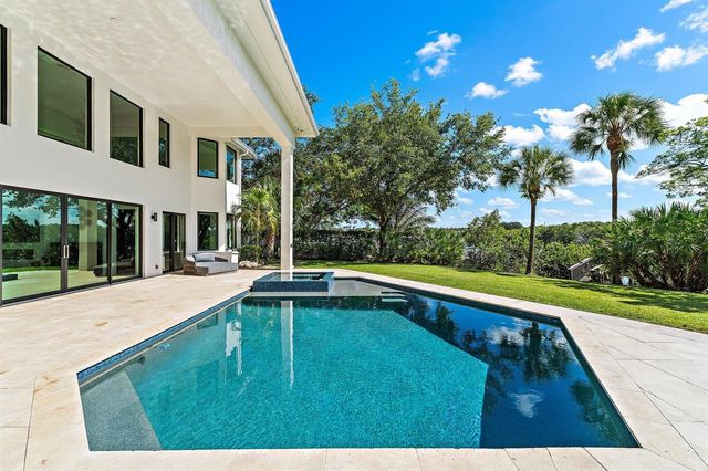 8818 SE Riverfront Terrace, Jupiter, FL 33469
