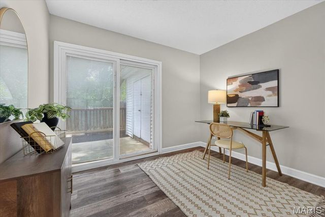 9066 W Swan Circle Drive, Brentwood, MO 63144