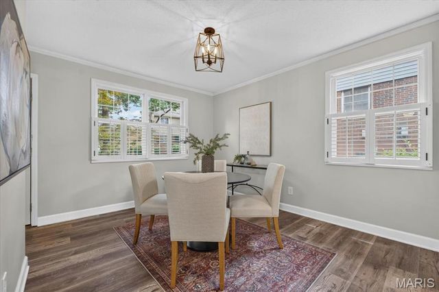 9066 W Swan Circle Drive, Brentwood, MO 63144