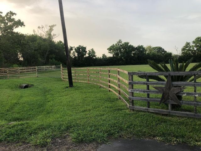 5307 Tree Point Road, Santa Fe, TX 77510