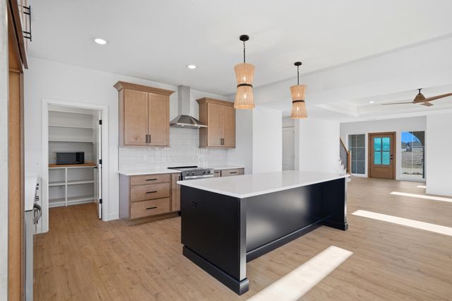 6518 WALSBY DR, Columbia, MO 65201