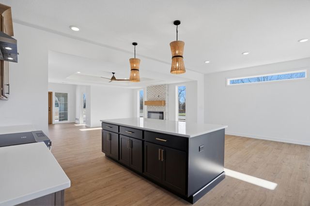 6518 WALSBY DR, Columbia, MO 65201