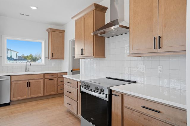 6518 WALSBY DR, Columbia, MO 65201