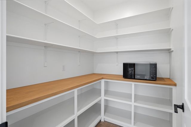 6518 WALSBY DR, Columbia, MO 65201