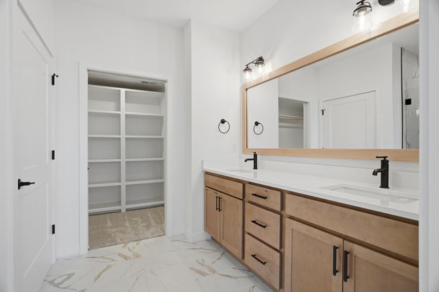 6518 WALSBY DR, Columbia, MO 65201