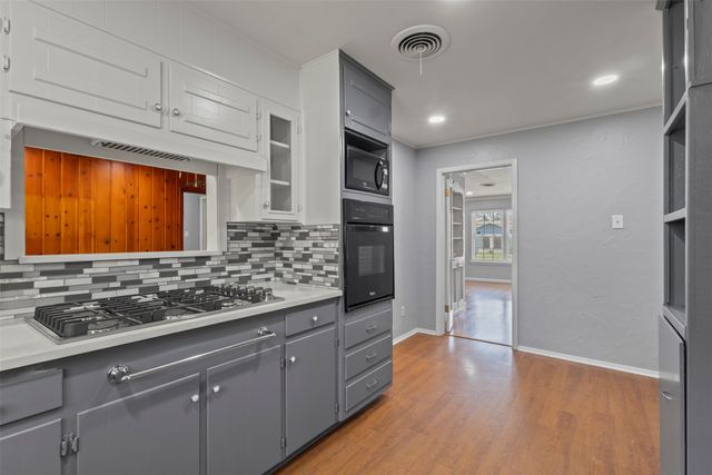 1021 Blue Lake, Fort Worth, TX 76103