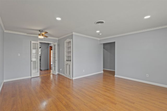 1021 Blue Lake, Fort Worth, TX 76103