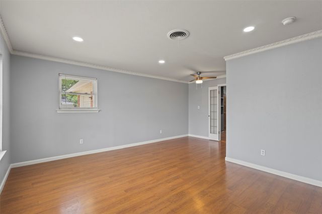 1021 Blue Lake, Fort Worth, TX 76103