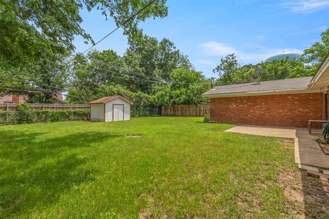 1021 Blue Lake, Fort Worth, TX 76103