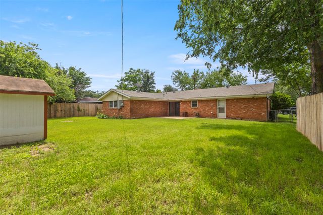 1021 Blue Lake, Fort Worth, TX 76103