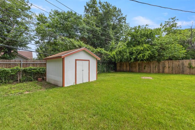 1021 Blue Lake, Fort Worth, TX 76103